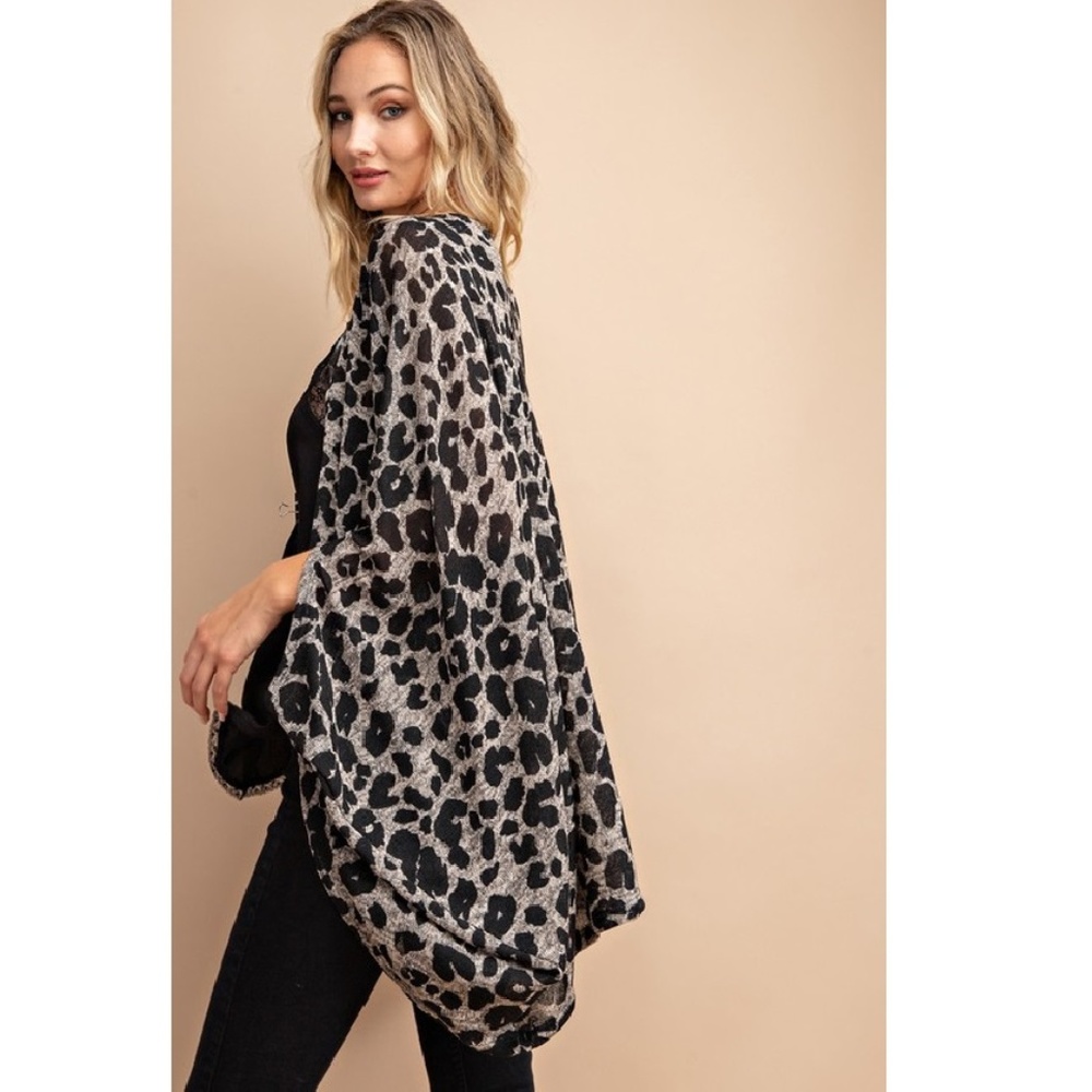 NWT Animal Print Dolman Sleeve Cardigan - Picture 4 of 8
